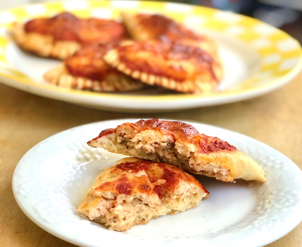 baked pizza calzone